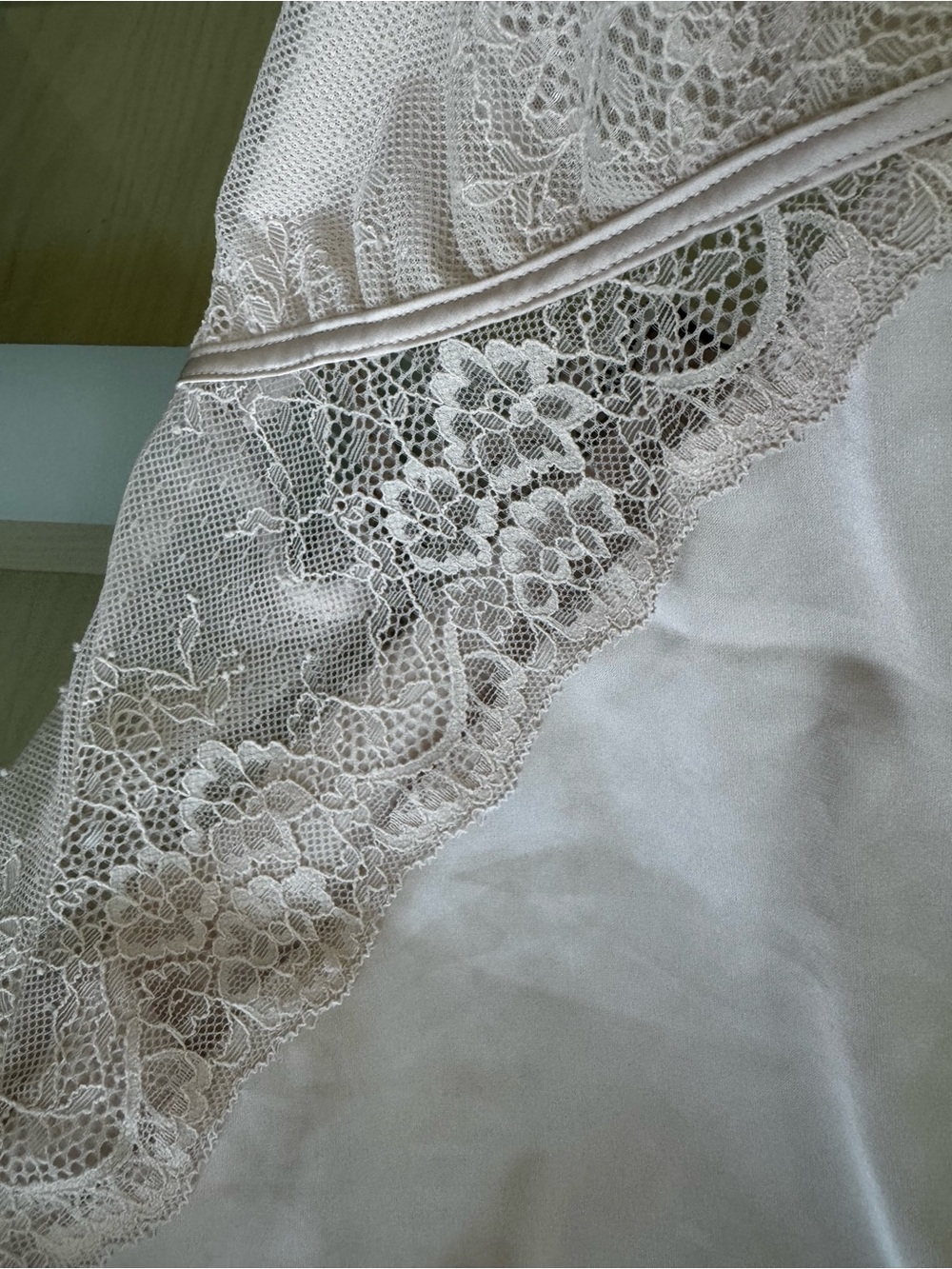 A&F XS sleepwear satin lace trim set - Picture 8 of 9